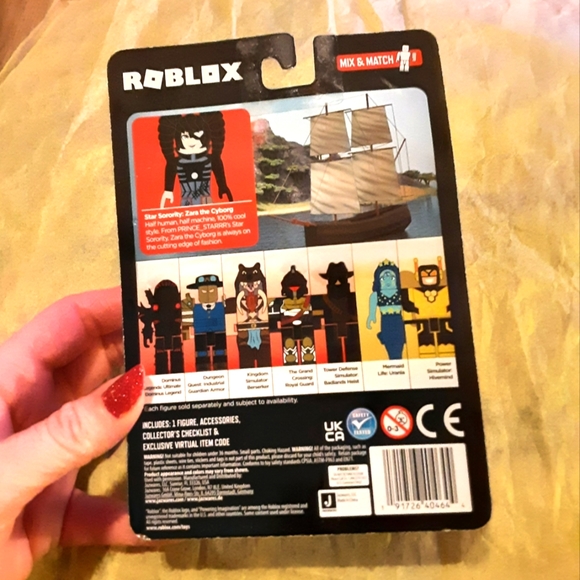 Roblox Zara the Cyborg Doll NWT - Picture 2 of 5